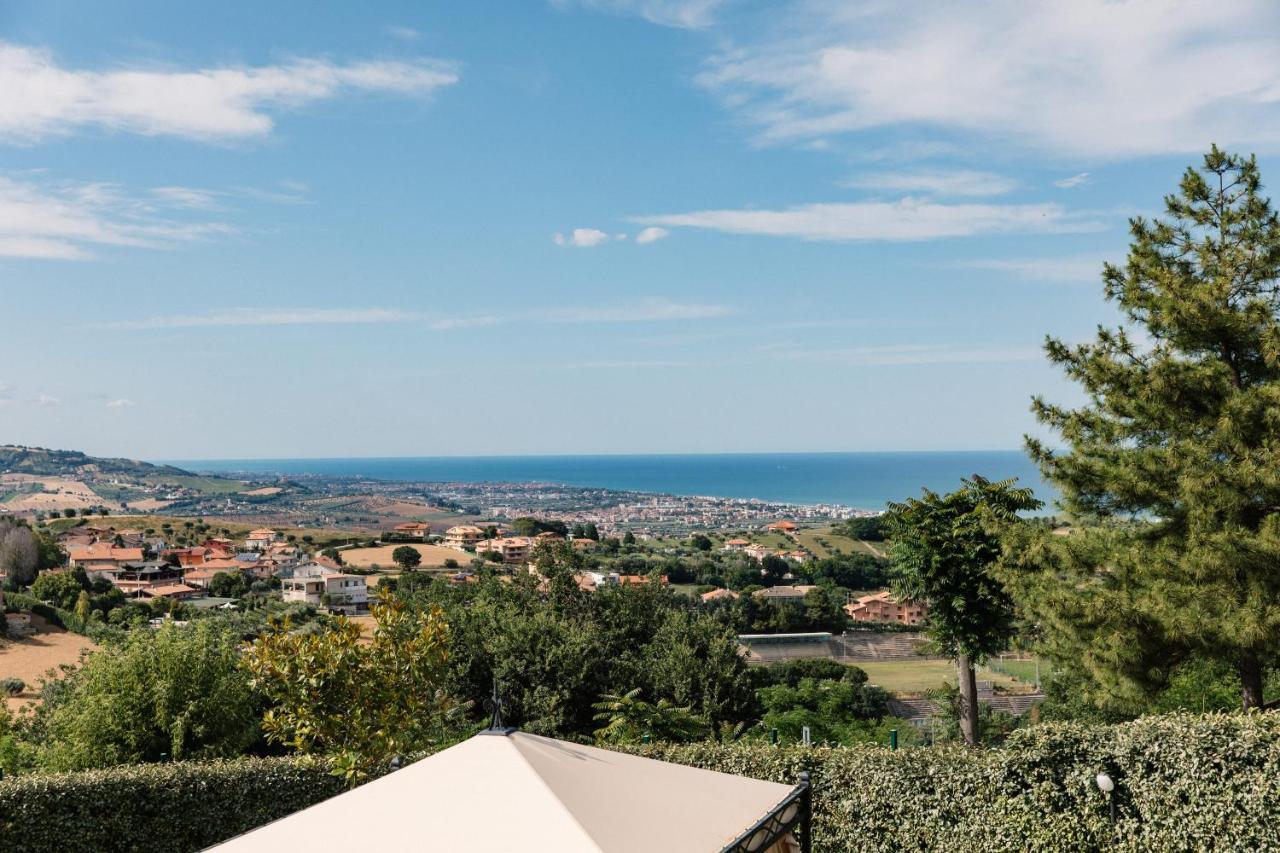 Villa Mascitti B&B Tortoreto Alto Eksteriør bilde