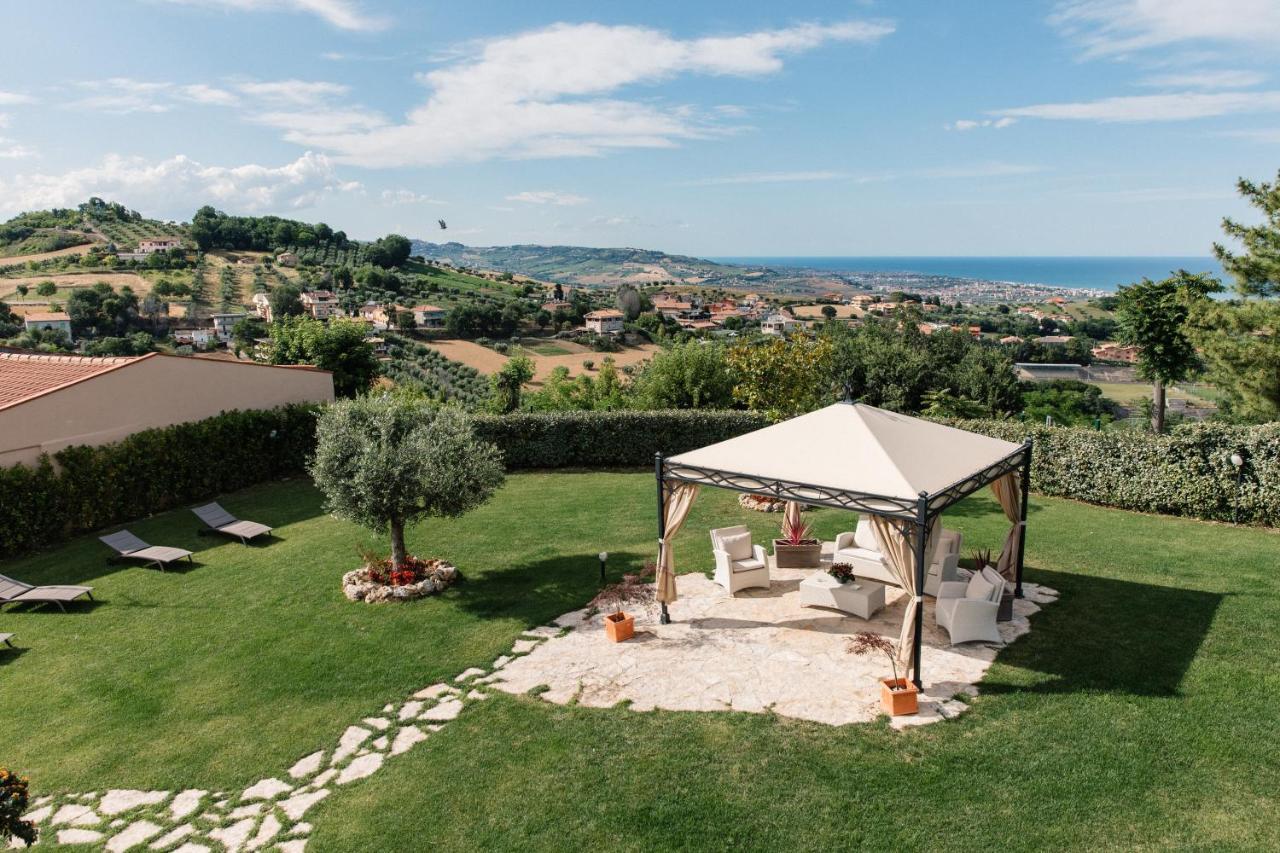 Villa Mascitti B&B Tortoreto Alto Eksteriør bilde