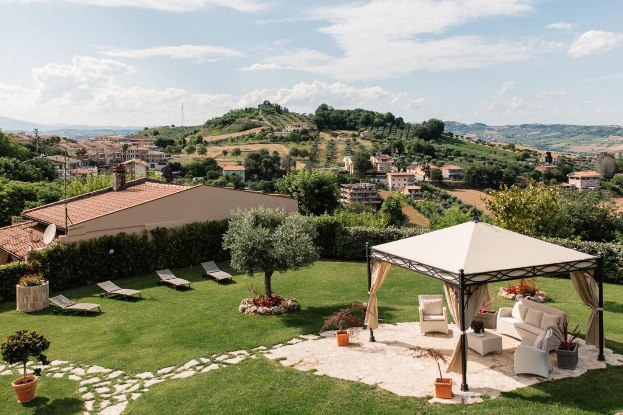 Villa Mascitti B&B Tortoreto Alto Eksteriør bilde